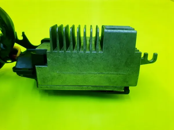 OEM 870683N Tuuletinmoduuli Audi A4 B6:lle image 3