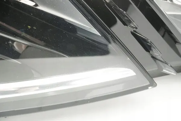 Farol LED direito Skoda Octavia MK3 5E1941018E image 4