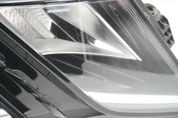 Farol LED direito Skoda Octavia MK3 5E1941018E image 5