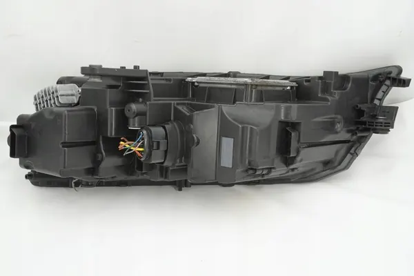 Farol LED direito Skoda Octavia MK3 5E1941018E image 9