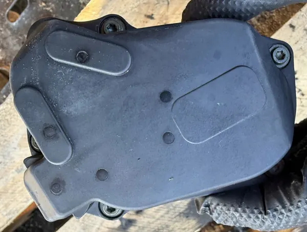 EGR-venttiili Audi A4 B7 A6 C6 2.0 TDI 03G131501J image 5