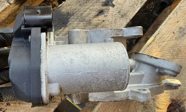 EGR-venttiili Audi A4 B7 A6 C6 2.0 TDI 03G131501J image 6