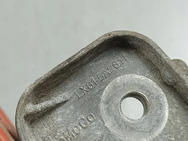 Ford Bronco 2021 Rechter Bevestiging / Uitlaatbeugel image 4