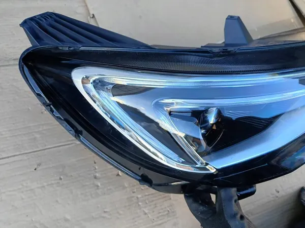 Lámpara LED derecha Opel Grandland X YP00015980 image 4