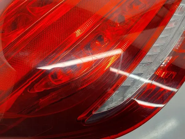 Mercedes-Benz C W205 Linker Achterlicht image 8