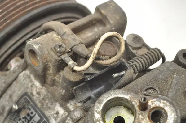 Compresseur A/C Land Rover Freelander 2.5 JPB500130 image 6