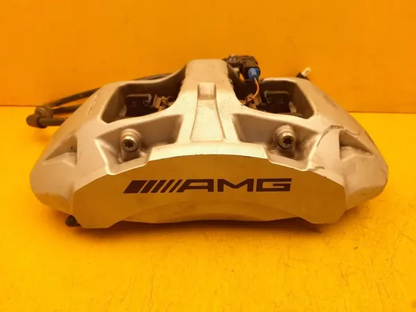 Oikea etujarrusatula Mercedes-Benz GLB x247 AMG A35 OEM image 7