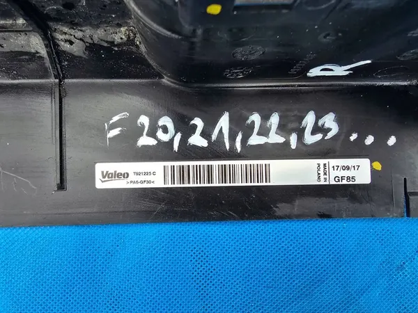 Höger kylarfäste BMW F20 F30 F32 F36 F34 OEM 8625437 image 3