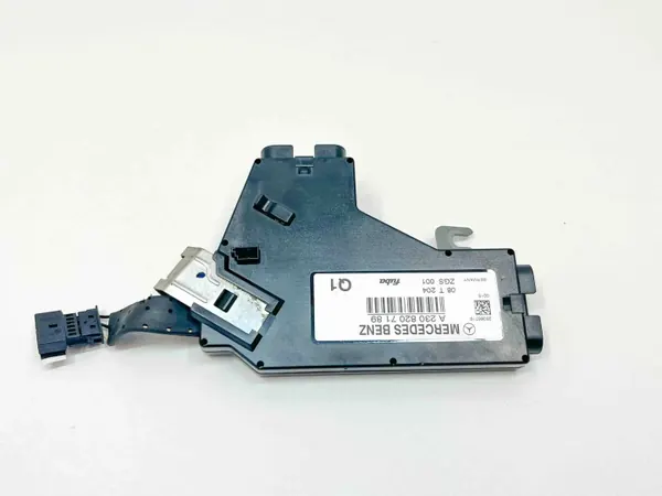 Mercedes-Benz Antenneversterker OEM A2308207189 image 3