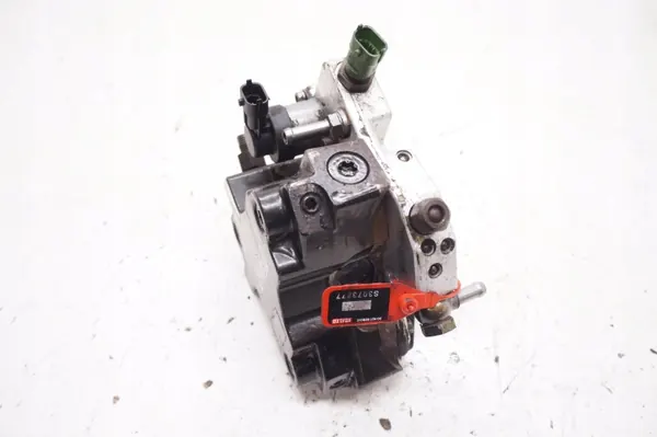 Pompe à injection OEM 30756125 pour Volvo D5244T image 5