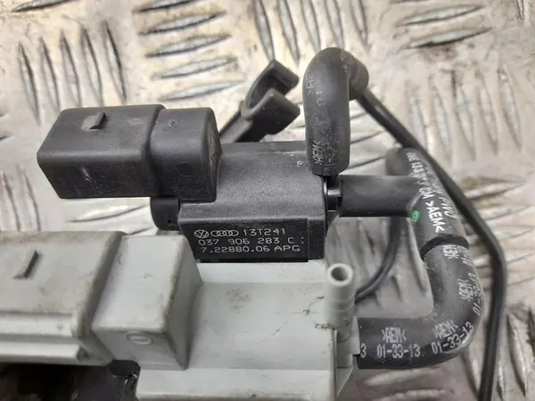 Vanne de vide AUDI A7 (4GA, 4GF) 3.0L 2011 06E133520F image 4