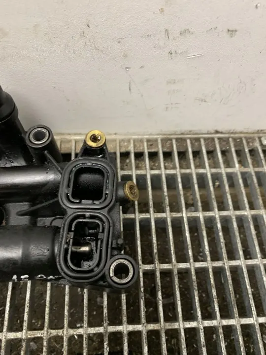 BMW Oliefilterbasis OEM 7037933 voor 5-serie F10/F11 image 5