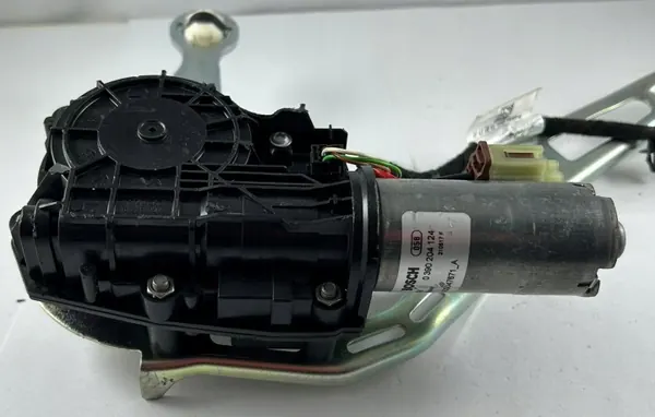 Actuador maletero Mercedes OEM 0390204124 - Usado image 5