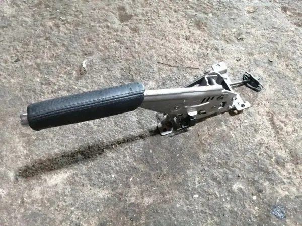 Handbromsspak OEM 1Z1711303C för Skoda Octavia II image 2