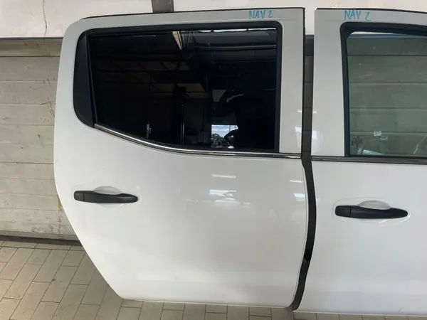 Komplett Dörrfönster Nissan Navara NP300 image 7