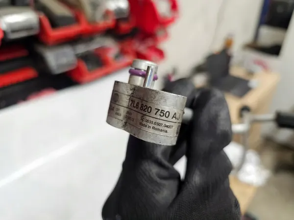 Ilmastointiputki Audi Q7 (07-), OEM 7L6820750AJ image 7