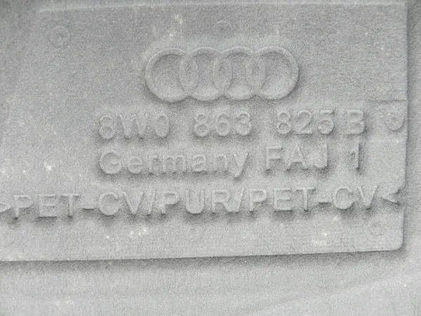 AUDI A4 B9 LIFT 8W Isolamento Cofano Mat Clips OE image 2