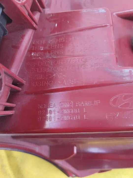 Luz trasera izquierda Hyundai Santa Fe image 7