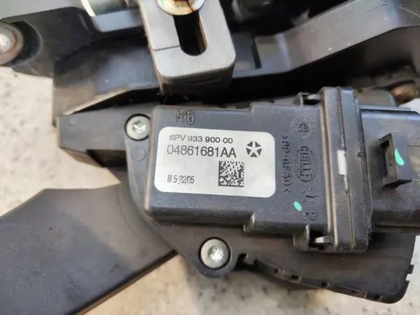 Pédale d'accélérateur OEM 04861681AAAOP1448 pour Chrysler 300C image 4