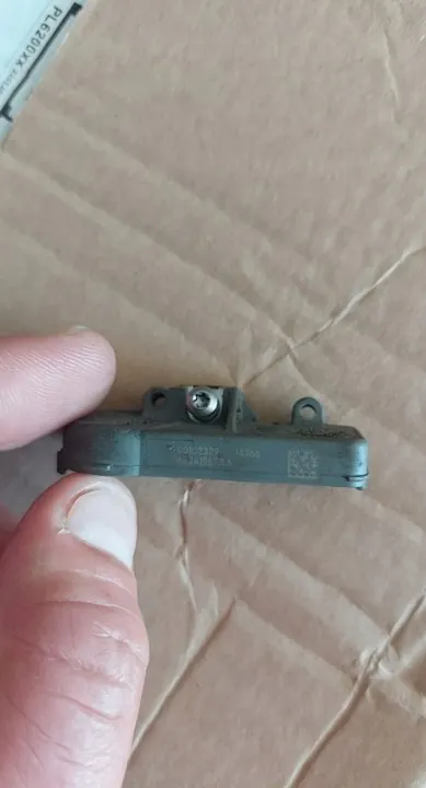 Sensor de presión de neumáticos CHRYSLER TOWN COUNTRY OEM 68241067AA image 3