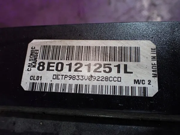 Radiador de agua AUDI A4 B6 1.9 TDI 8E0121251L image 4