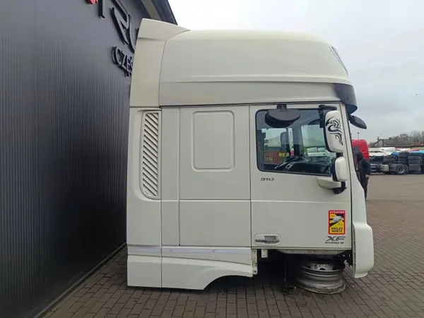 Cabine DAF XF 106 OEM 1811559 - État Utilisé image 3