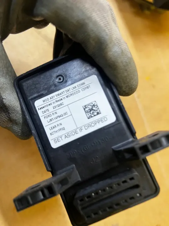 OBD-liitinmoduuli OEM LJ6T-14F642-DC Ford Kuga MK3:lle image 3