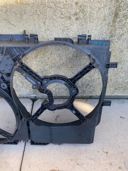 Kühlerlüftergehäuse OEM 1379422080 für Citroen Jumper image 4