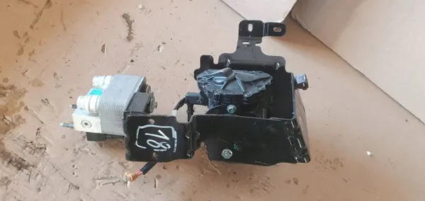 Pompe à vide d'occasion OEM 9835028580 9826638780 Peugeot 208 II image 4