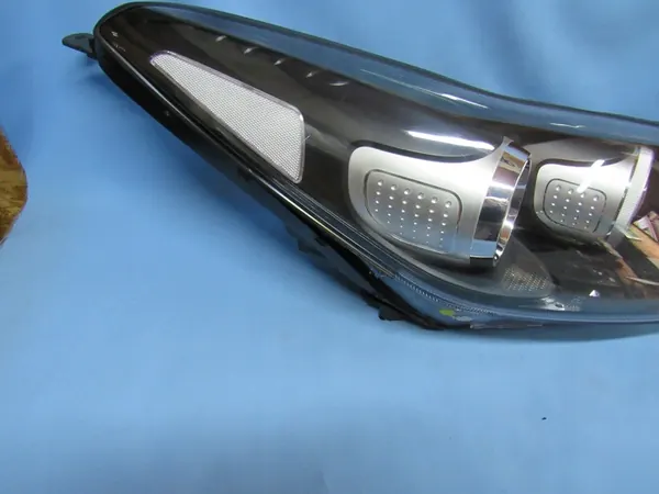 Faros derecho Kia Sportage IV Bi-Xenón LED image 3