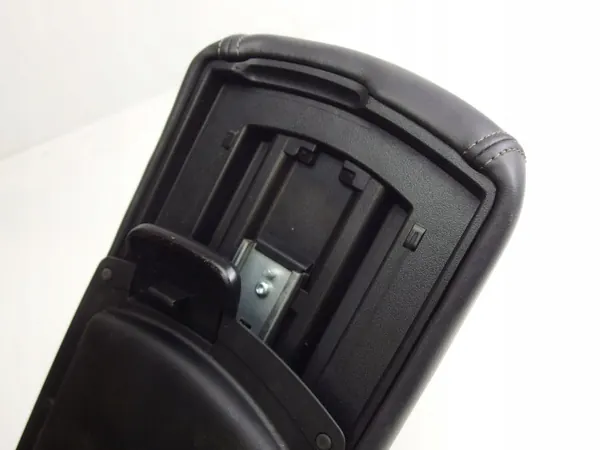 OEM 1799648XZD Accoudoir Cuir Noir pour Peugeot 308 II image 4