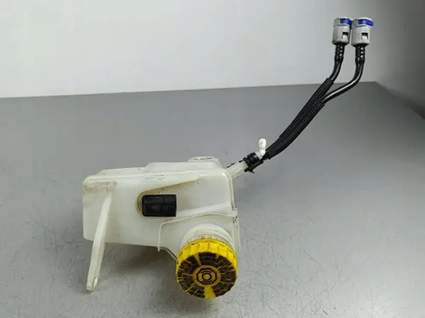 Jeep Bromsvätskebehållare OEM FOB48740 - Begagnad image 2
