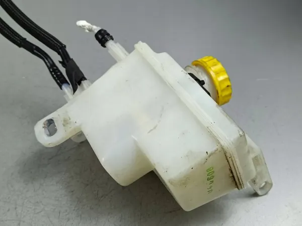 Jeep Bromsvätskebehållare OEM FOB48740 - Begagnad image 4