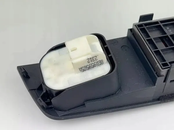 Linker voorraam Audi A1 I 8X 5-deurs image 10