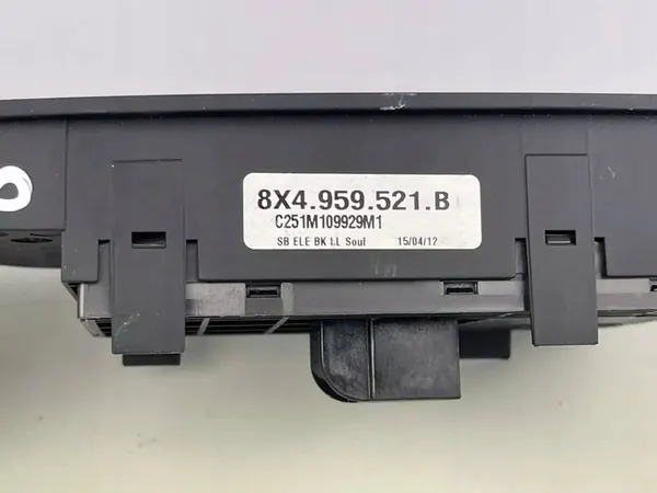 Linker voorraam Audi A1 I 8X 5-deurs image 9