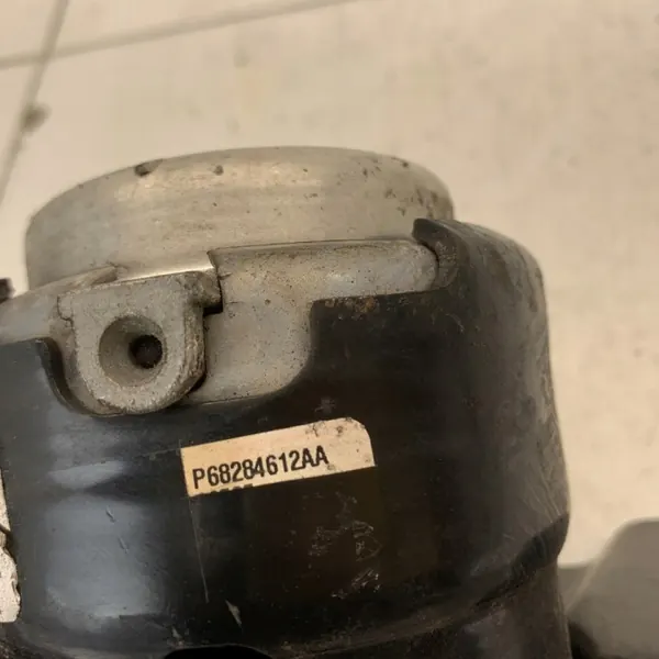 Moottorin kiinnike OEM 47852874565269854569845632 Jeep Wranglerille image 10
