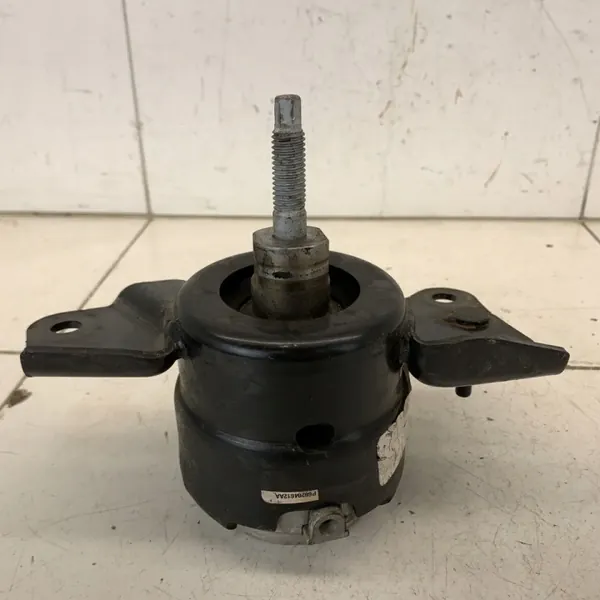 Moottorin kiinnike OEM 47852874565269854569845632 Jeep Wranglerille image 4