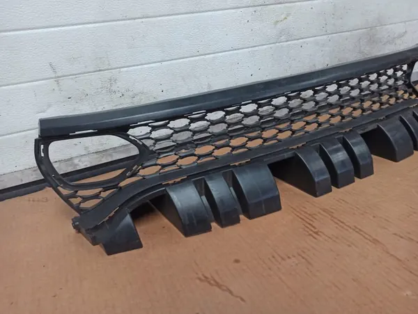 Dodge Charger 2019 Grille - SRT HELLCAT image 2