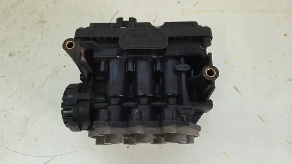 Soupape ECAS OEM 21133934 pour Renault Gama, Volvo FH/FM image 4