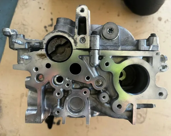 OEM 130C05382R Couvercle Arbres à Cames & Culasse Renault image 5