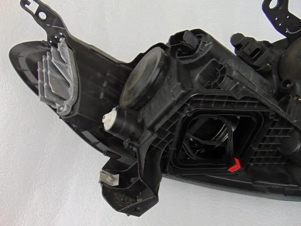 Vasen Ajovalo LED Renault Kadjar Lift 260602051R image 6