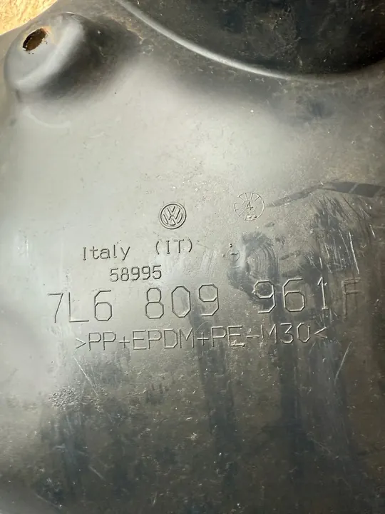 Front Left Wheel Arch VW Touareg 5.0 V10 TDI image 9