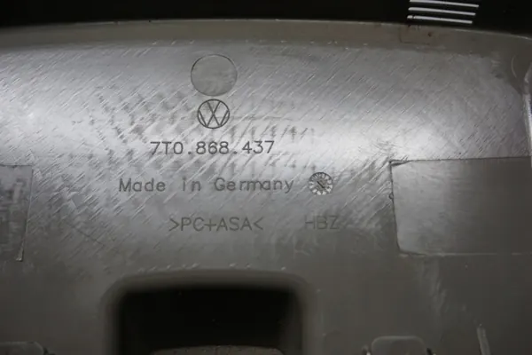 VW Multivan T7 Taustapeili OEM 7T0868437 image 7