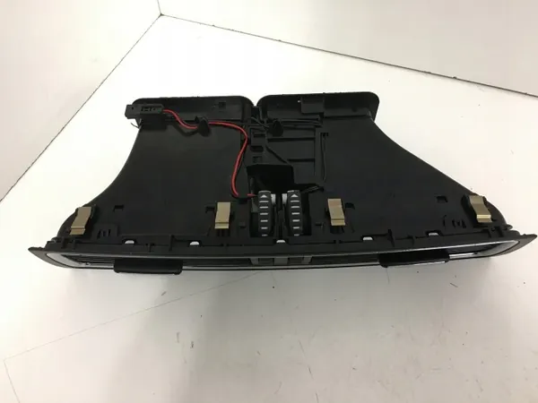 Grelha central OEM KRATKA NAWIEWU SRODKOWA Skoda Superb II image 3