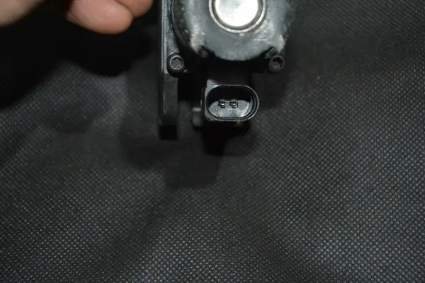 Webasto Valve VW Sharan 1K0820036F image 5