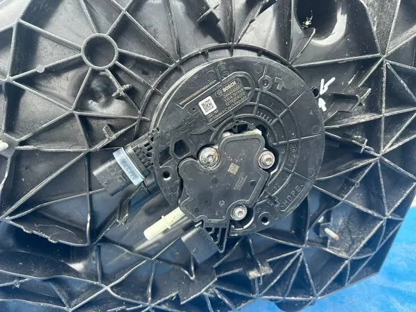 VW T6.1 AdBlue-Tank OEM 7LA131877E - Gebraucht image 5