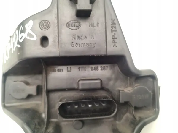 OEM 1T0945257A Bakljusfäste för VW Touran 2004 image 7