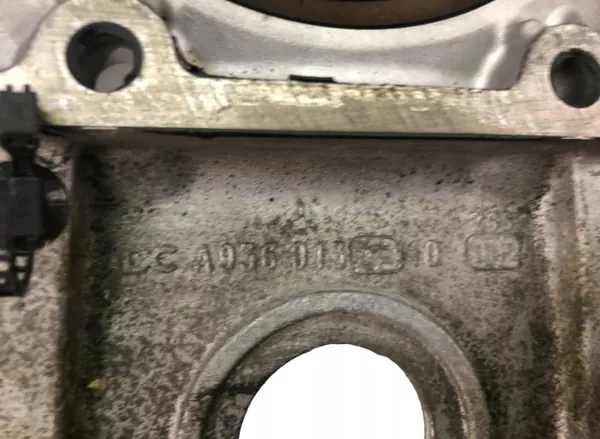 9360104037 Mercedes-Benz Schwungradgehäuse - Gebraucht image 3
