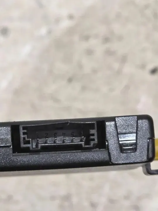 BMW X6 F16 Antenneversterker Module OEM 9353216 image 6