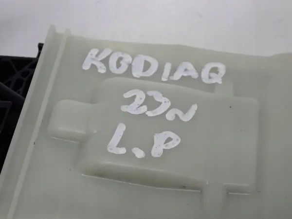 Poignée de Porte Avant Gauche OEM 23R Keyless Skoda Kodiaq image 8
